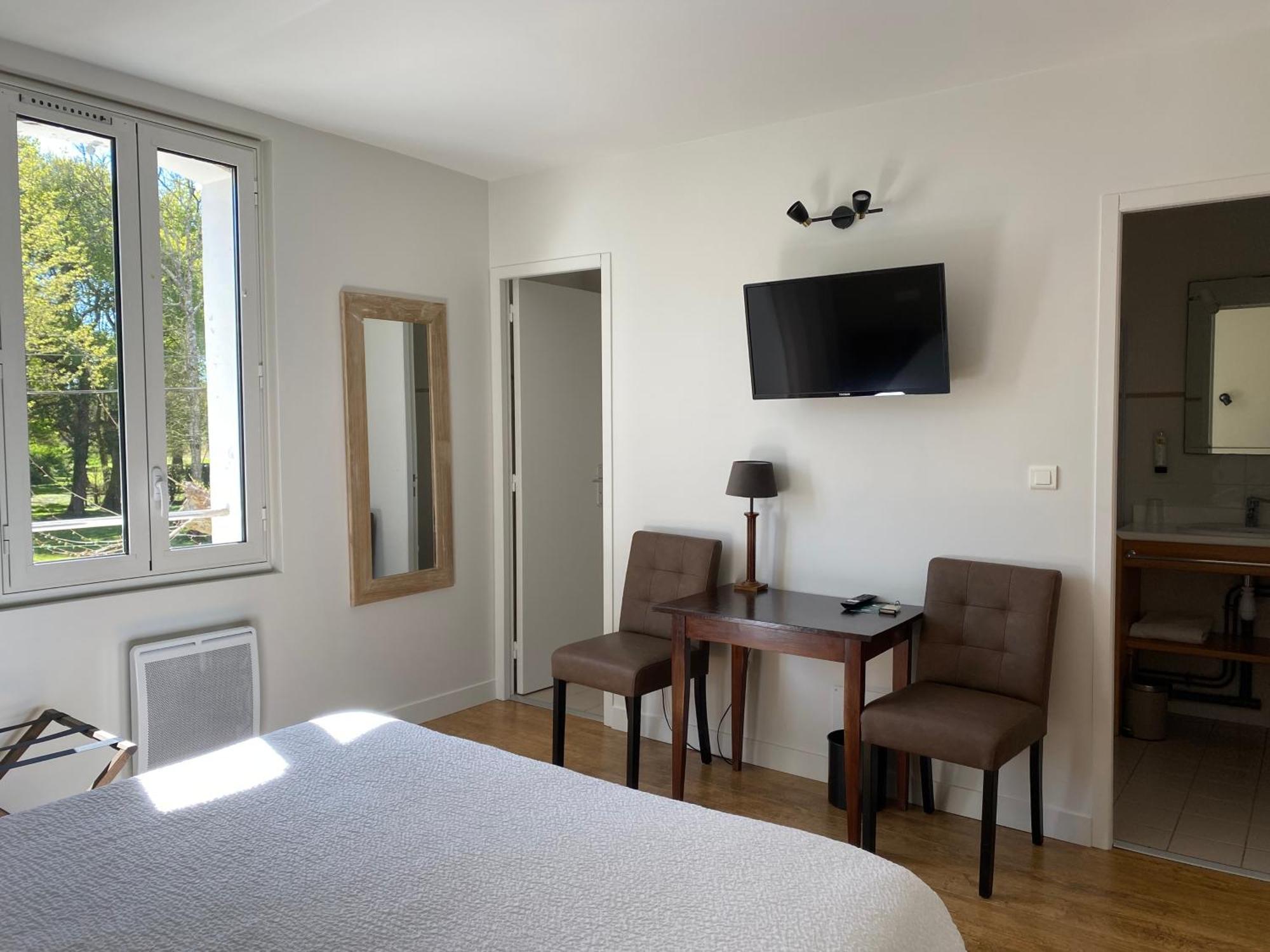 Logis Hotel Le Clos Pite Préchacq Buitenkant foto