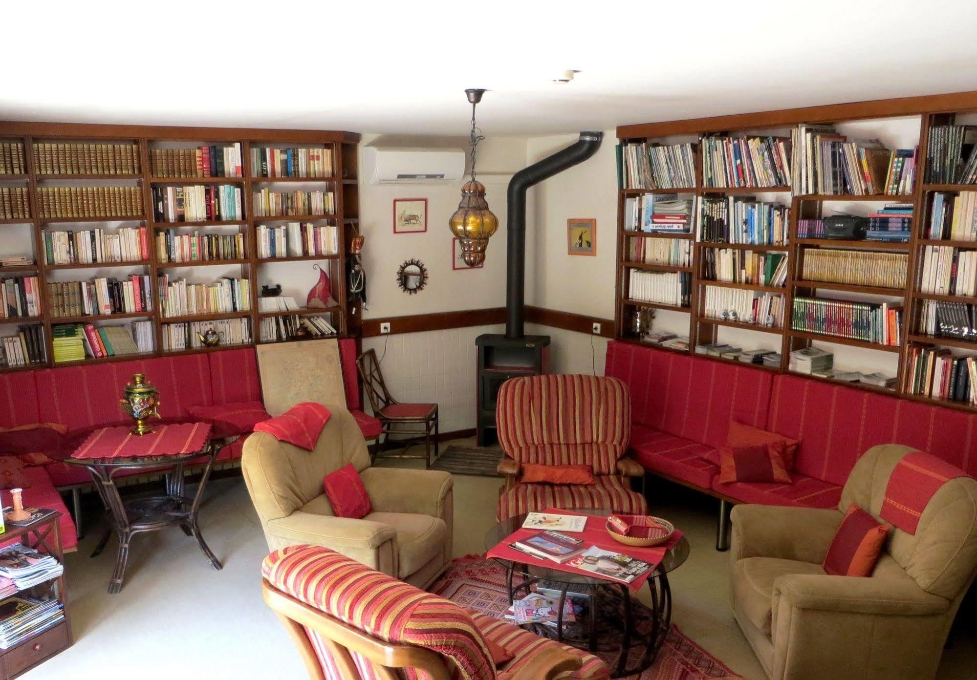 Logis Hotel Le Clos Pite Préchacq Buitenkant foto