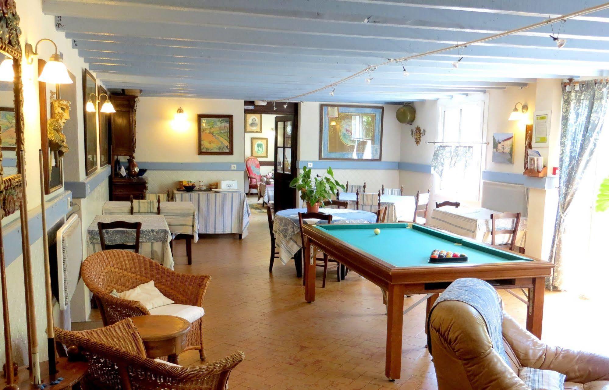 Logis Hotel Le Clos Pite Préchacq Buitenkant foto